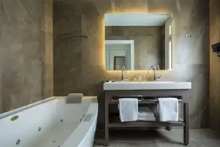 3 Sixty & Suites - 8