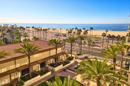 The Waterfront Beach Resort, A Hilton - 202