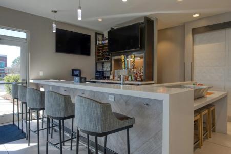 Hilton Garden Inn Southpoint - 23
