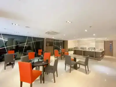 The Luxe - 73