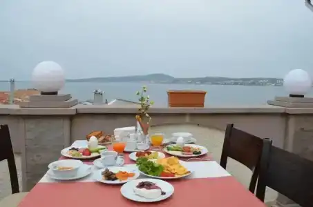 Ayvalık Palas - 13