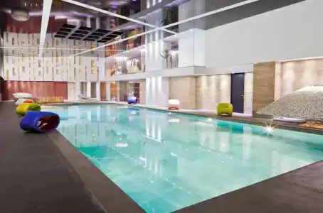 Ramada and Suites - 8