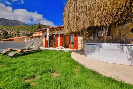 Villa Kale Suites with heated pool in winter - 63