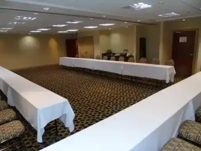 Best Western Plus Inn & Suites - 18