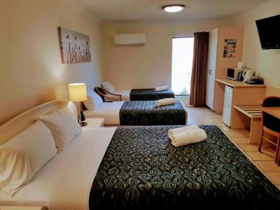 Rockhampton Palms Motor Inn - 26