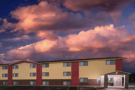 Super 8 by Wyndham/Wanamaker RD/I-70 - 12