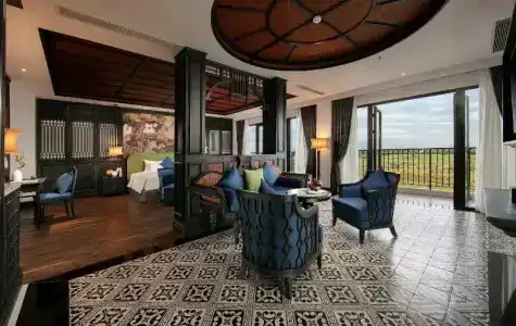 Shining Riverside & Spa - 128