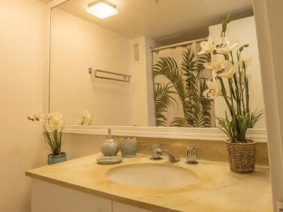 Tropical Studios At Marine Surf Waikiki - Free Parking - Best Location - Full Kitchen - Swimming Pool - 132