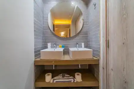 Bio Suites - 207