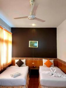 Suriwong Chumphon - 18