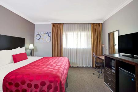 Ramada by Wyndham Los Angeles/Downtown West - 5