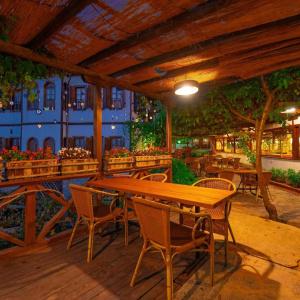 Cesmeli Konak Garden - 17