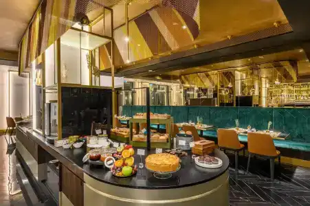 Emerald Downtown Suites - 18