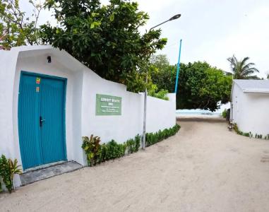 Adroit Beach Inn - 0