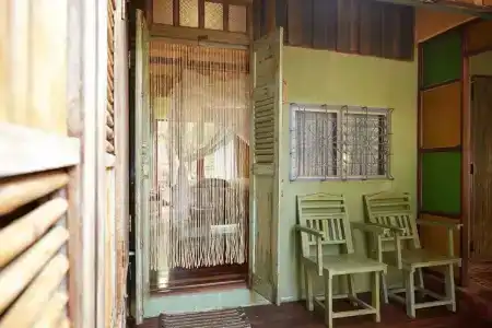 Bann Makok The Getaway - 0