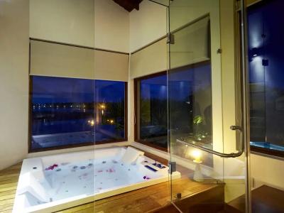 Amaranthe Bay Resort & Spa - 81
