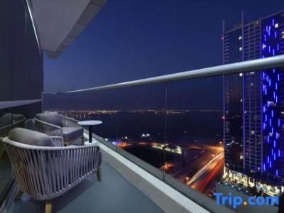 Hilton - 38