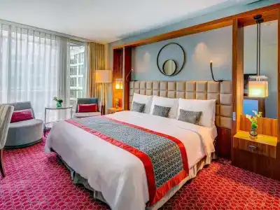 Fairmont Grand Geneva - 35