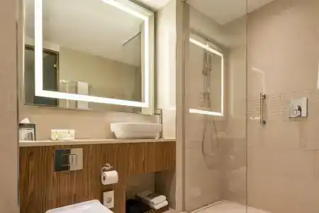 Courtyard by Marriott Belgrade City Center - 9