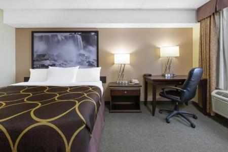 Super 8 by Wyndham by the Falls - 19