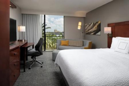 Courtyard by Marriott Sarasota/Riverfront - 43