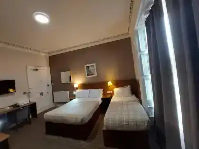 Edinburgh House - 39