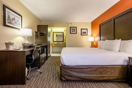 Clarion Inn Biltmore Village - 24