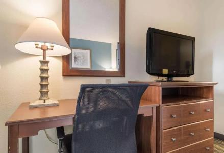 Quality Inn - 28