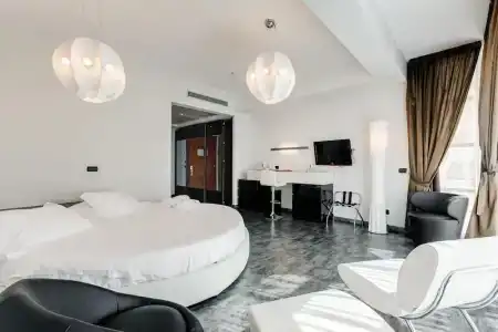 Best Western Class - 100