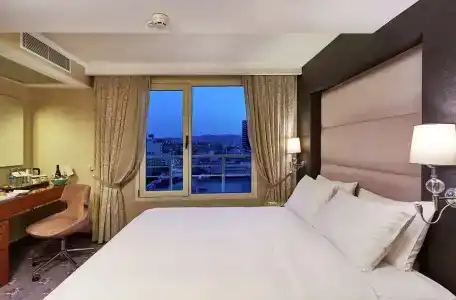 DoubleTree by Hilton Izmir - Alsancak - 31