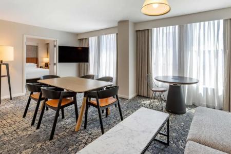 Sheraton Suites Old Town - 94