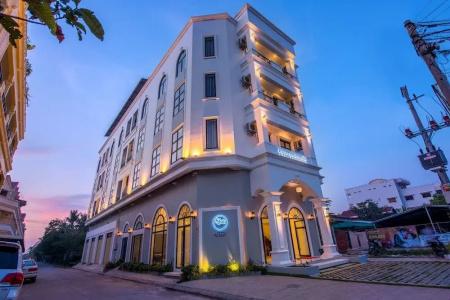 Sky Palace Boutique - 25