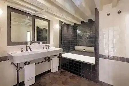 Le Pavillon de la Reine & Spa - Small Luxurys of the World - 170