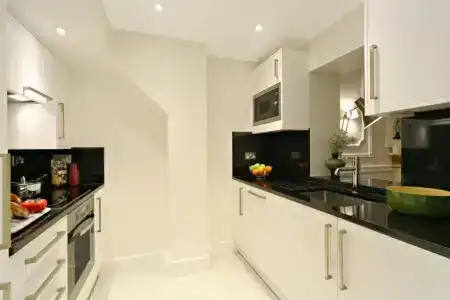Queensgate Court - 339