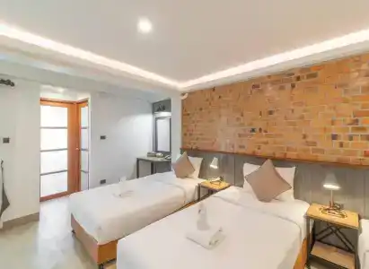 Old City Wall Inn - 127