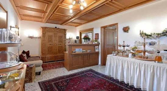 Garni Jennewein - 0