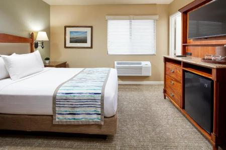 Glorietta Bay Inn - 62