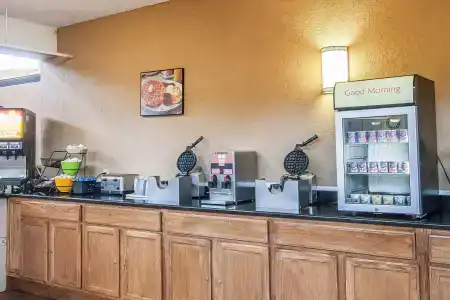 Clarion Inn - 36