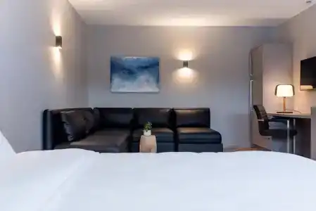 Circle Inn - 64