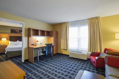 TownePlace Suites by Marriott Kansas City - 35
