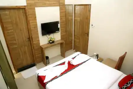 Apollo Court (Apollo hospital,Sankara natralya, US consulate - 32