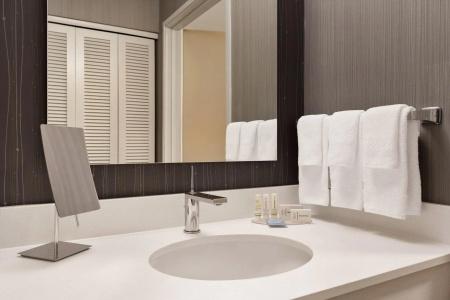 Courtyard by Marriott - 37