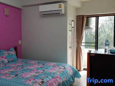 Vanlisut Ngamwongwan - 79