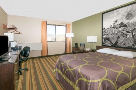 Super 8 by Wyndham/Wanamaker RD/I-70 - 4