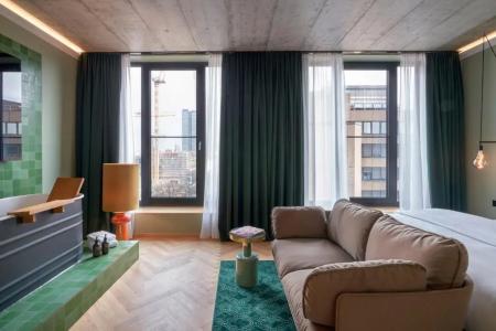 Gekko House Frankfurt, a Tribute Portfolio - 143