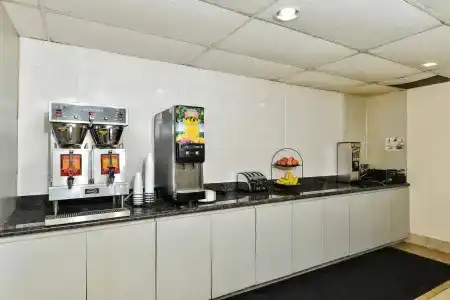 Americas Best Value Inn - - 16
