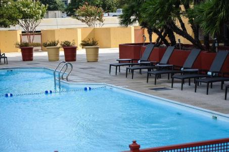 DoubleTree by Hilton Houston Greenway Plaza - 16