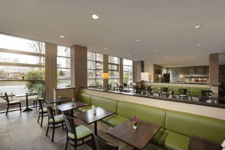 Holiday Inn Express Frankfurt Messe, An Ihg - 22