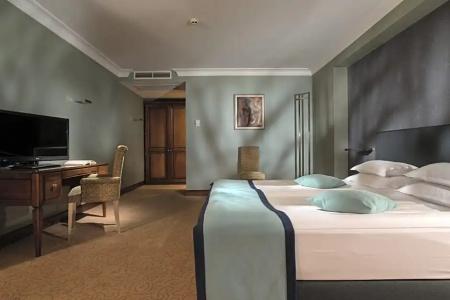 Rosslyn Thracia Sofia - 101