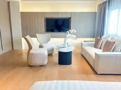The One Bay Breeze - 55